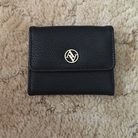 Adrienne Vittadini ID Wallet