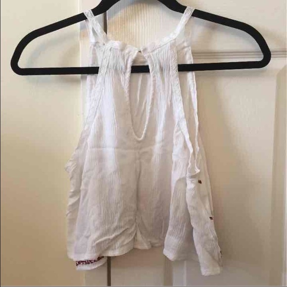 Adorable embroidered pacsun halter crop top - Picture 2 of 2