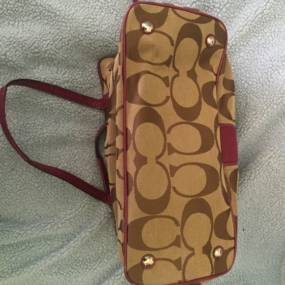 SOLD Coach Shoulder Bag - Picture 3 of 4