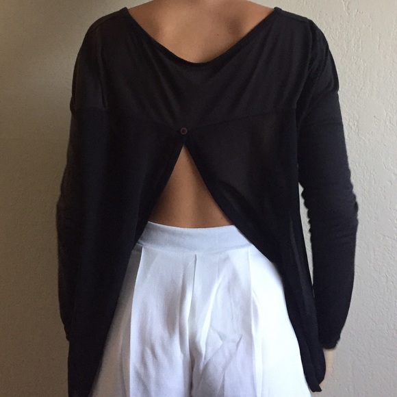 BRANDY MELVILLE open back long sleeve