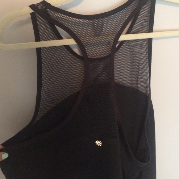 Workout top - Picture 4 of 4