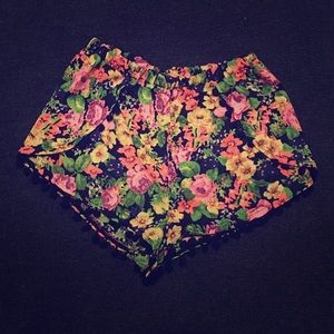 Hippie Floral Short Shorts