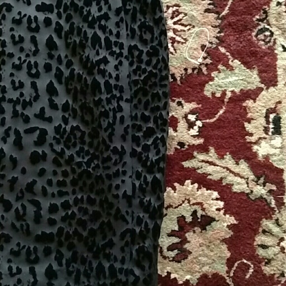 Hold Leopard velvet print midi - Picture 2 of 4