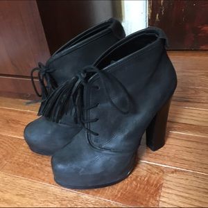 Steve Madden Black heeled booties