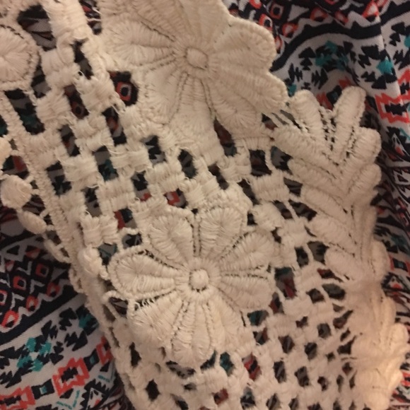 Beautiful 2 piece top with vest - Picture 3 of 3