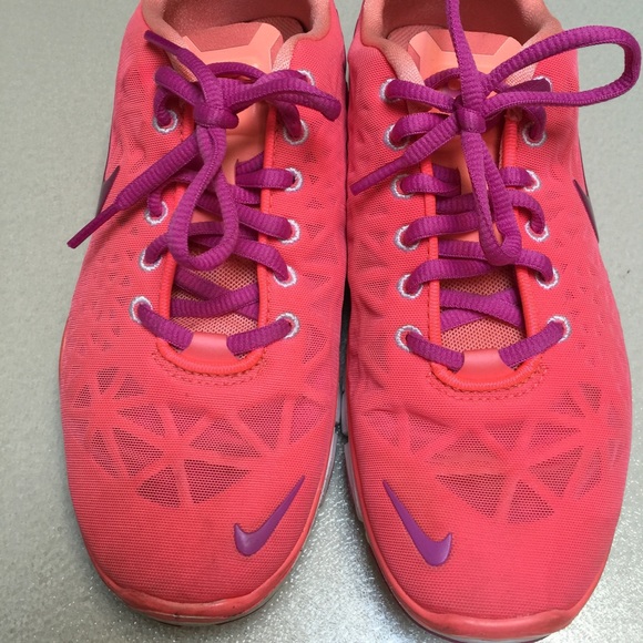 Coral Nike free's