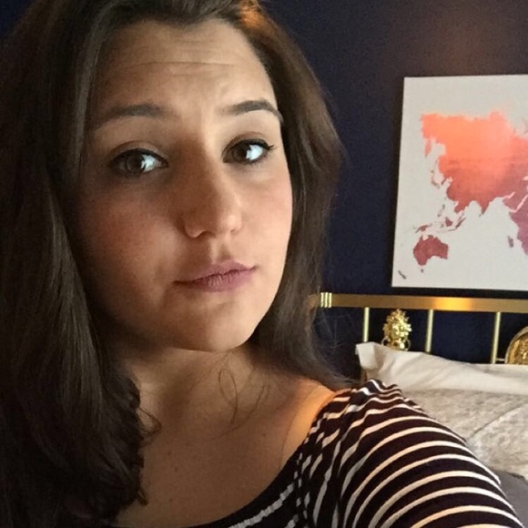 Meet your Posher, Lauren