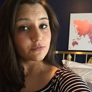 Meet your Posher, Lauren