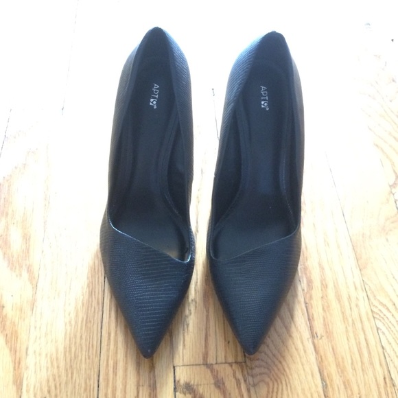 Black, faux crocodile skin pumps