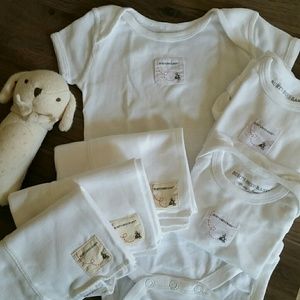 Burts Bee 100% Organic Onesie and Burp cloth Set
