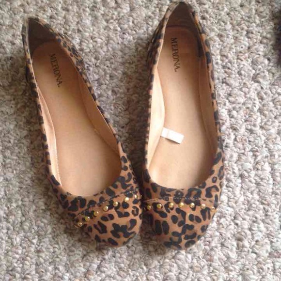 Cheetah gold studded flats