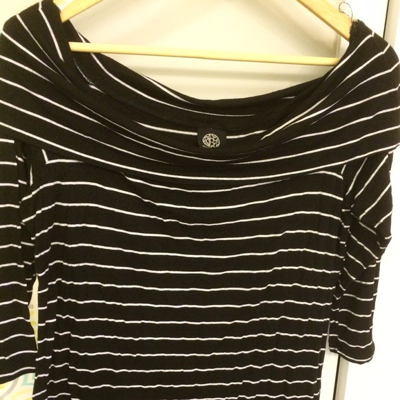 Off shoulder black-and-white striped T