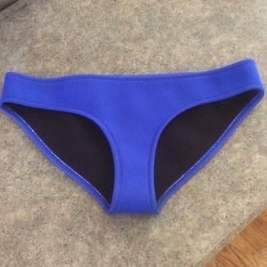 Triangle bikini bottoms