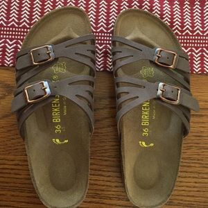 Brand new dark brown Birkenstocks, Size 6!