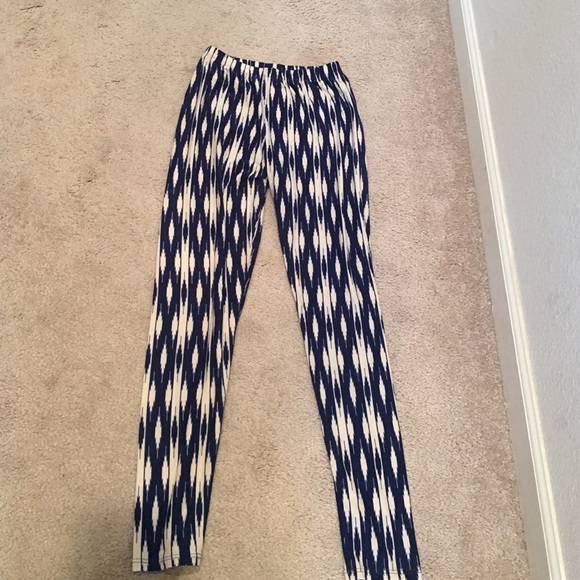 Super soft & cute LulaRoe leggings!