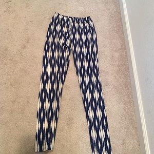 Super soft & cute LulaRoe leggings!