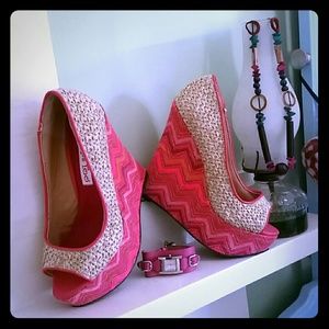 2lips Too, New, multi color cloth wedge
