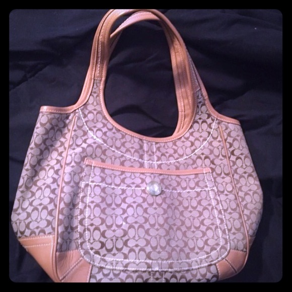 COACH small mini "C" shoulder bag. - Picture 1 of 2