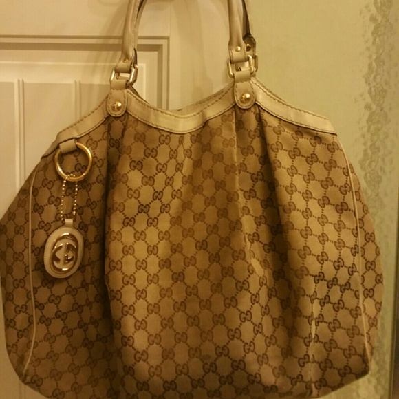 100:% Authentic Gucci Sukey large tote