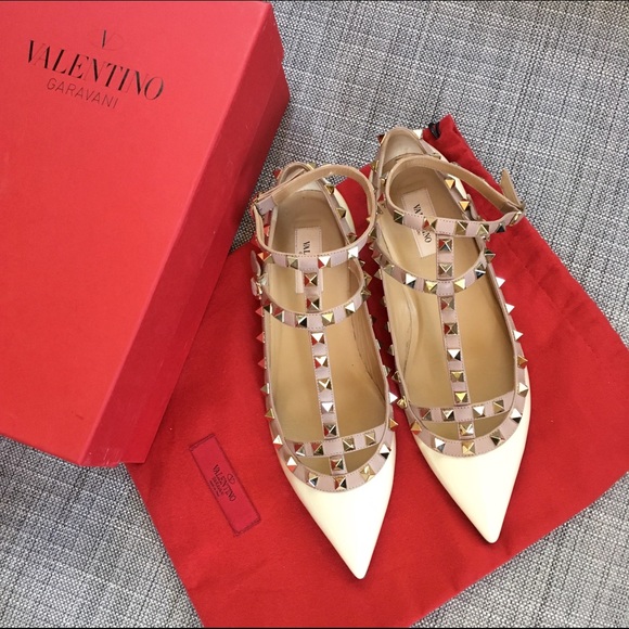 HostPickValentino rockstud flats