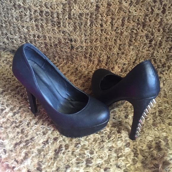 High heel shoes