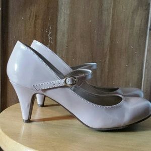Blush patent mary Jane heels sz 8.5