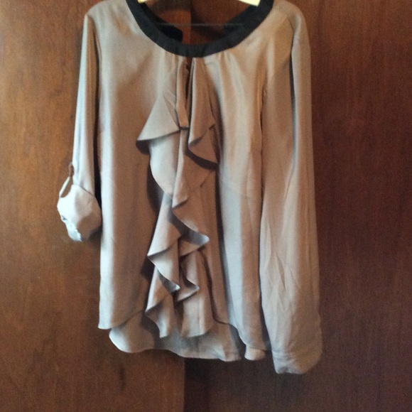 Tan top with key hole