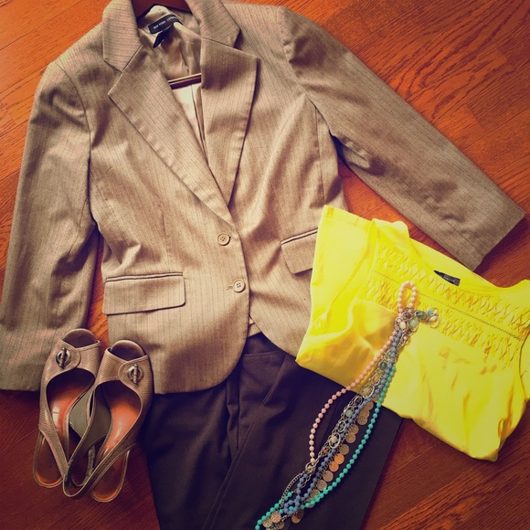 New York & Company suit/blazer jacket - tan-brown