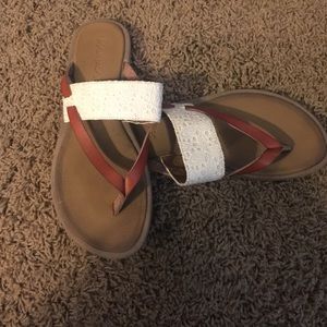 Brown leather/cream cloth flip flops