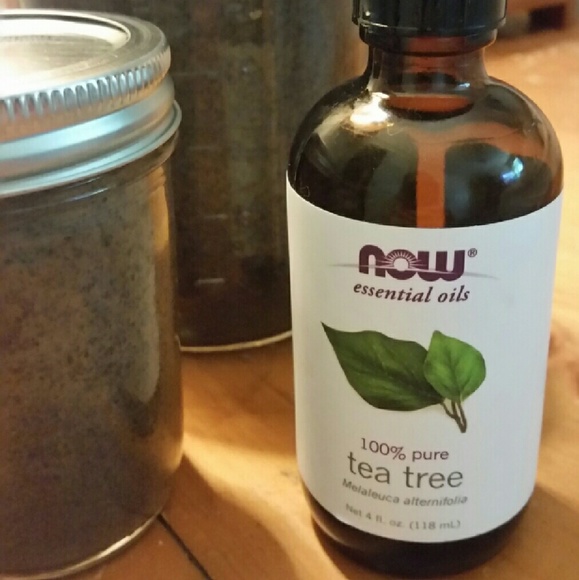 homemade coffee scrub-- perfect stocking stuffers!