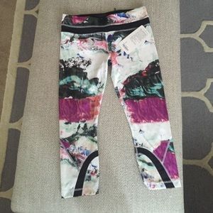 Lululemon "Run: Inspire Crop ll"
