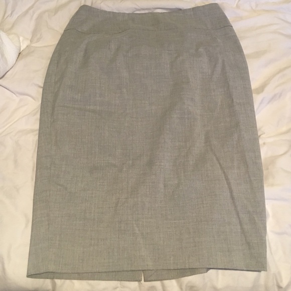 Women's gray pencil skirt size 4 Massimo. Like new