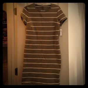 NWT Old Navy dress. Size M. Army green and cream.