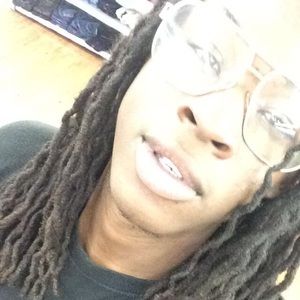 Meet your Posher, Devonte