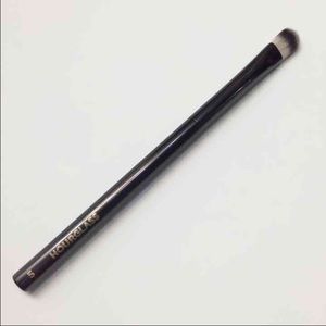 New Hourglass Concealer Brush No. 5