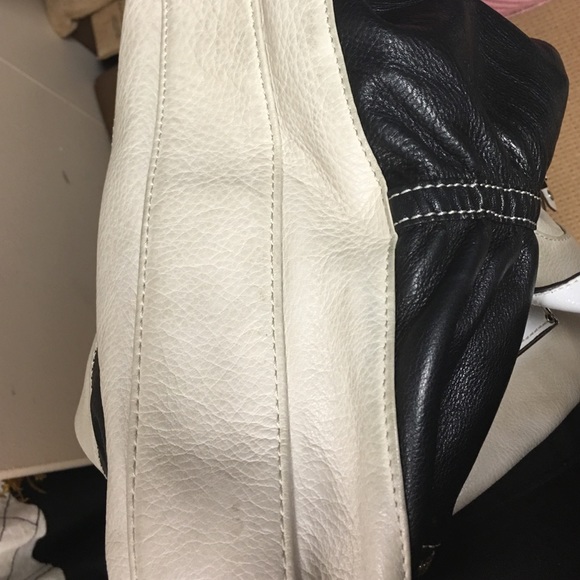 B makowsky handbag FLASHSALE!! Sold - Picture 3 of 4