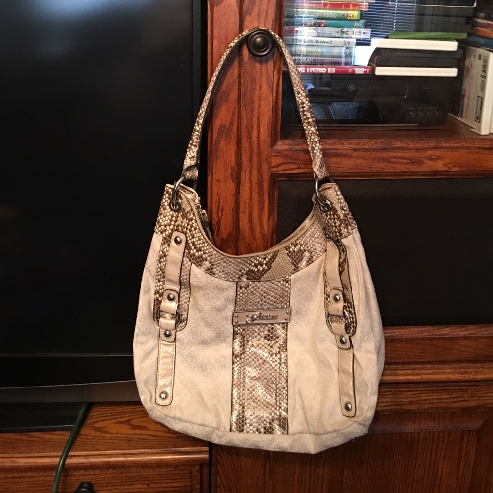 Guess Purse-Final Reduction - Picture 4 of 4