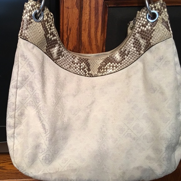 Guess Purse-Final Reduction - Picture 2 of 4