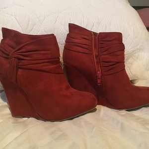 Women's burnt orange size 7 ankle boot