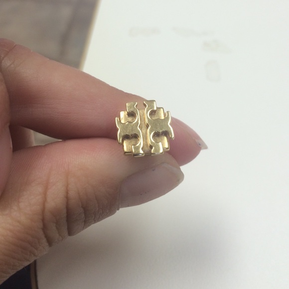 One Tory Burch Stud earring