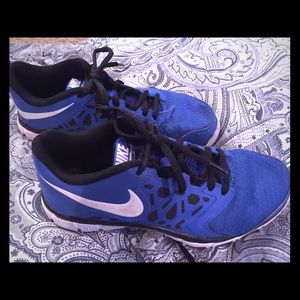 Boys Nikes - 🏃🏼 Flex Supreme TR4 (size 5) 🏃🏼