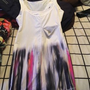 Lululemon white work out tank w/bra built in