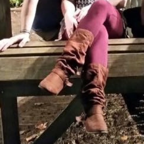 Brown boots - Picture 3 of 3