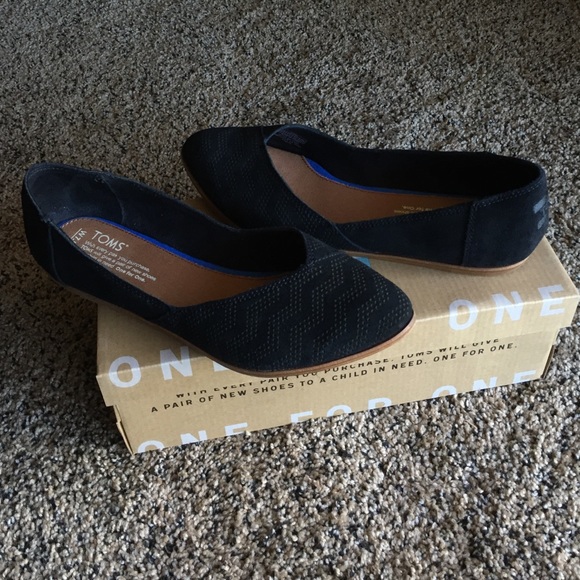 TOMS Chevron Jutti Flat- Black Suede •• WORN ONCE