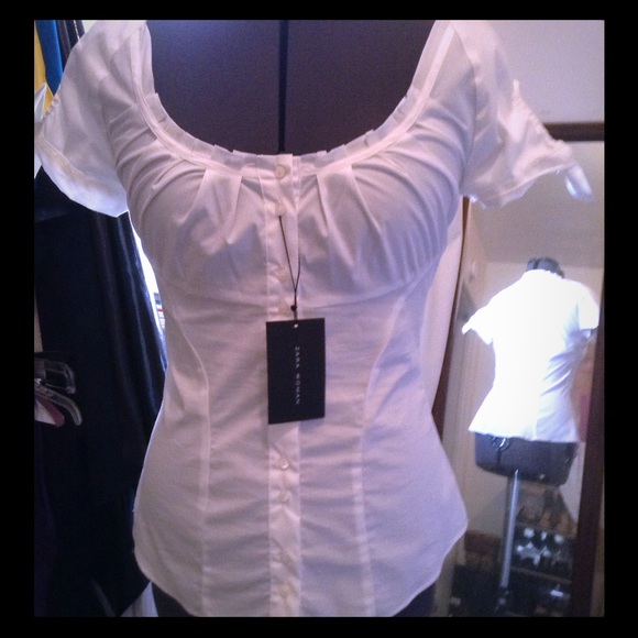 SOLD!!! Zara Pleated white button down blouse - Picture 1 of 3