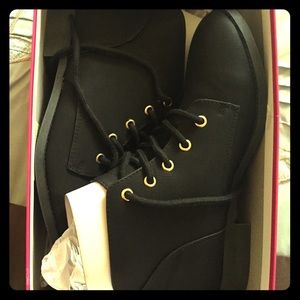 Candie's lace up ankle boots