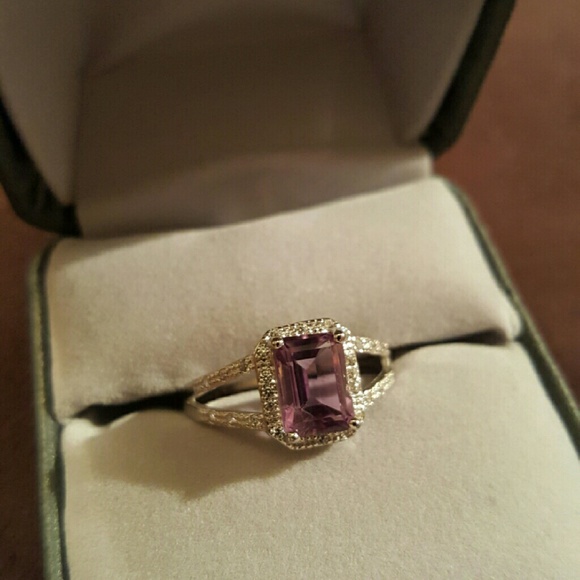NWOT - Amethyst ring SS.925, w/Wht Go