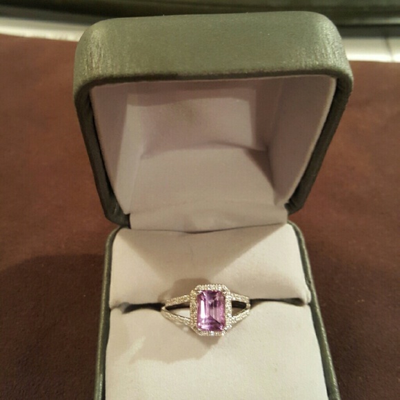 NWOT - Amethyst ring SS.925, w/Wht Go - Picture 3 of 3