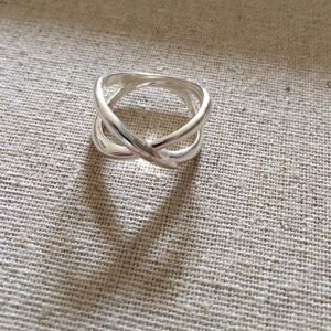 Stella and Dot criss cross ring - size 7