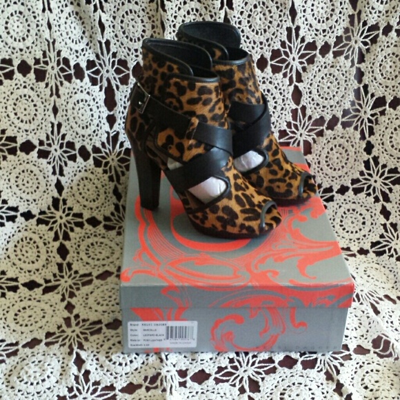 Sexy leopard fall booties!